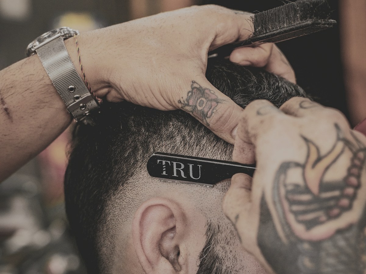 Haircut Saloon dull tired look before a visit